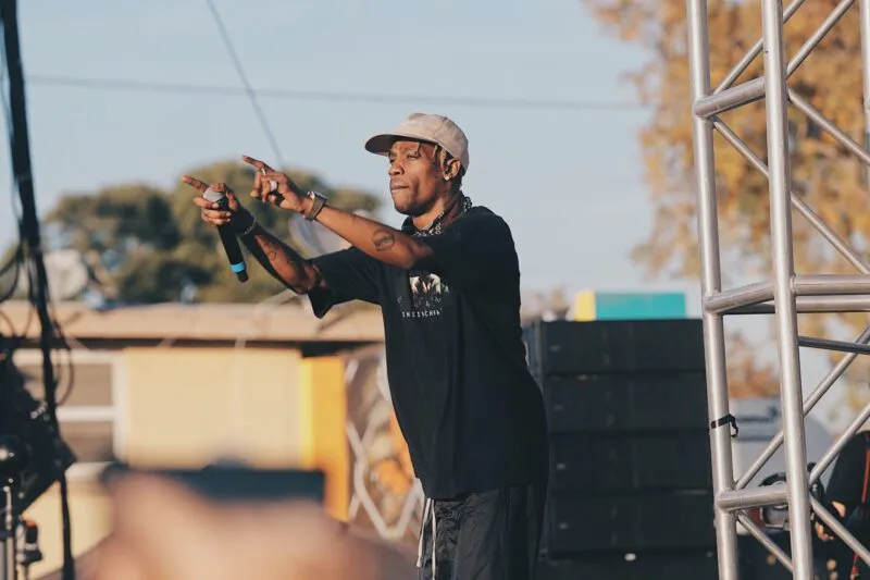 Travis Scott nowym idolem młodzieży i maszynką do zarabiania pieniędzy